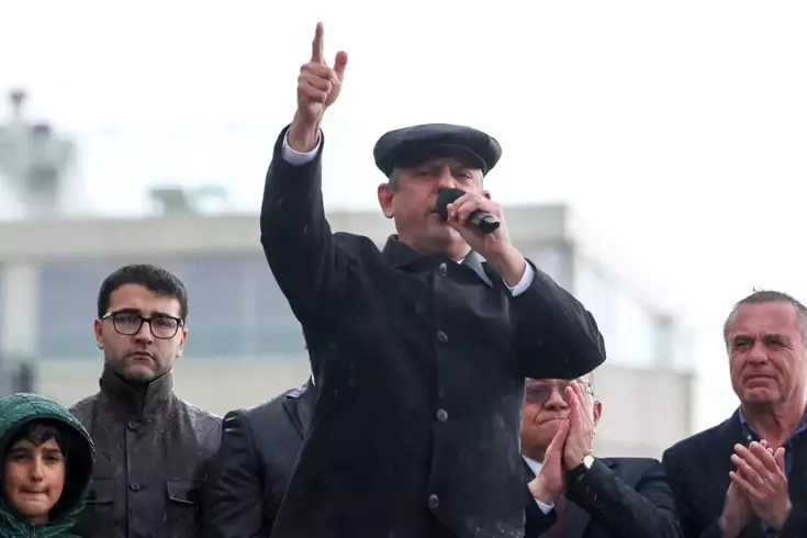 CHP Genel Başkanı Özgür Özel’e Cumhurbaşkanına hakaretten soruşturma başlatıldı