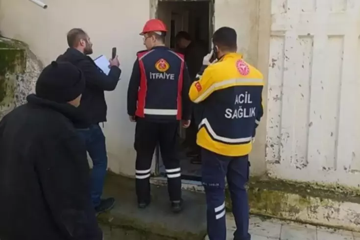 Caminin kadınlar tuvaletinde erkek cesedi bulundu