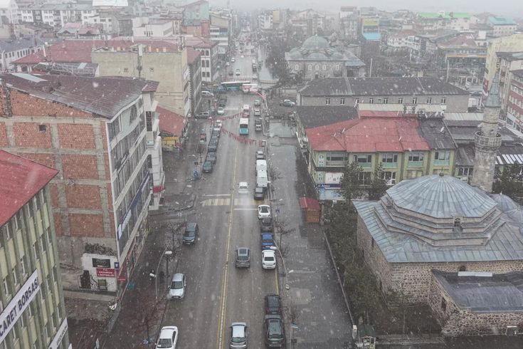 Nisan ayında kar sürprizi Bir şehrimiz beyaza büründü