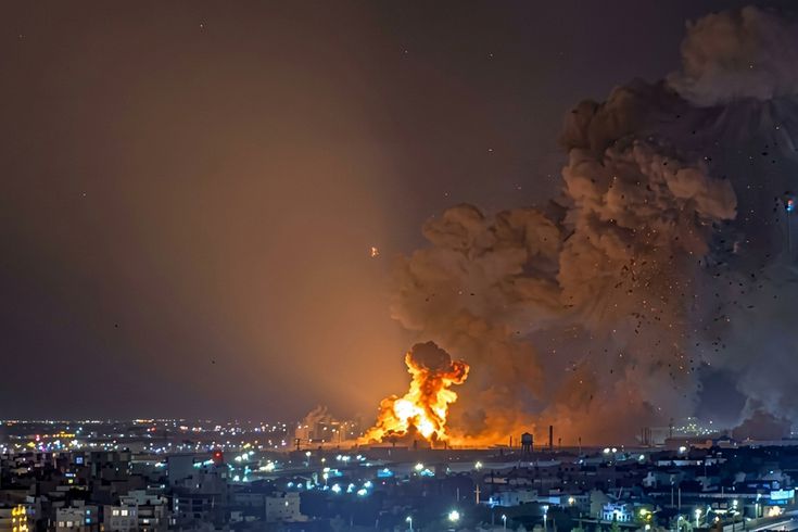 Ateşkes öncesi İran’a ağır darbe: Petrokimya ve alüminyum tesisleri vuruldu