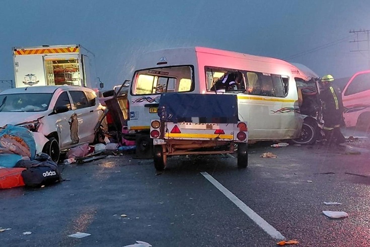 Güney Afrika'da zincirleme trafik kazasında 21 kişi hayatını kaybetti