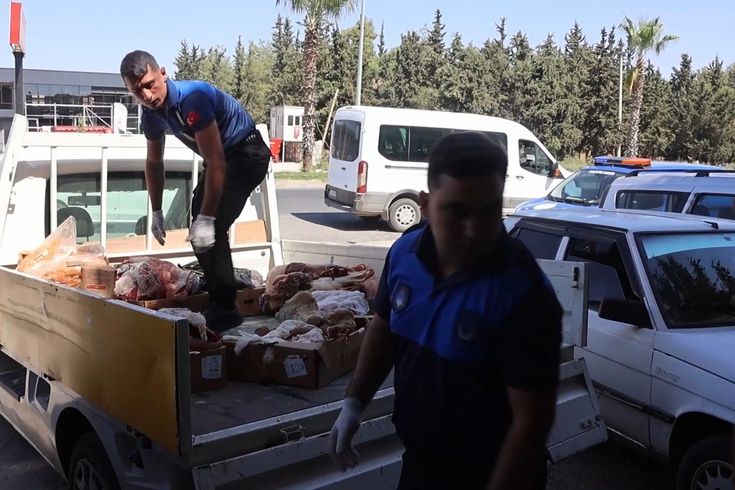 Kasapta yüzlerce kilo bozuk et ele geçirildi! Vatandaşı alenen zehirleyeceklerdi