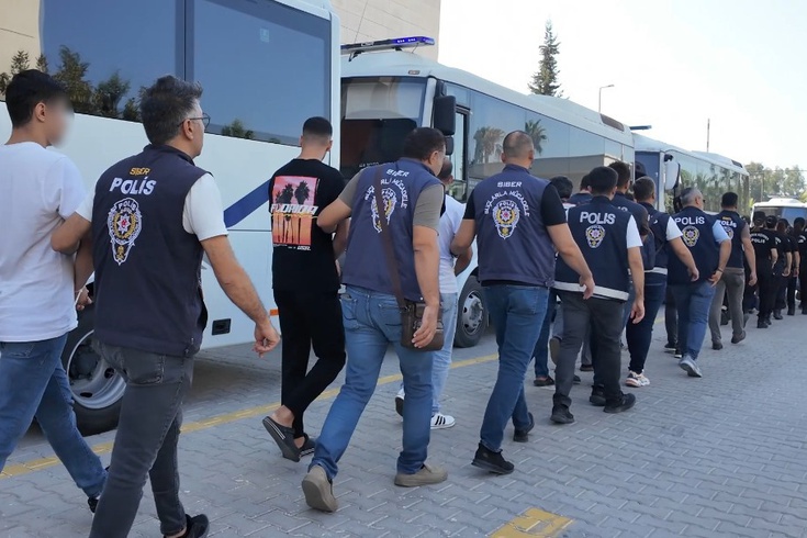 Siber polisin Tarsus operasyonunda 49 gözaltı: 30 şüpheli tutuklandı, 27 siteye erişim engeli