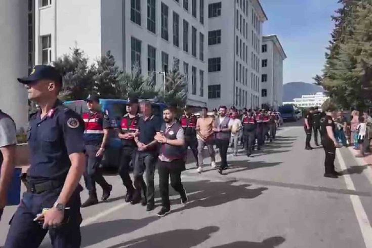 JASAT 6 iş yerindeki hırsızlığı çözdü! Şüphelilere tepki kendi ailelerinden geldi