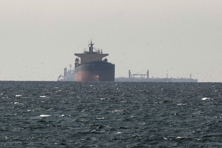 Togo bandıralı tanker Hürmüz Boğazı'nda ateş açılarak durduruldu! İran sahiplendi