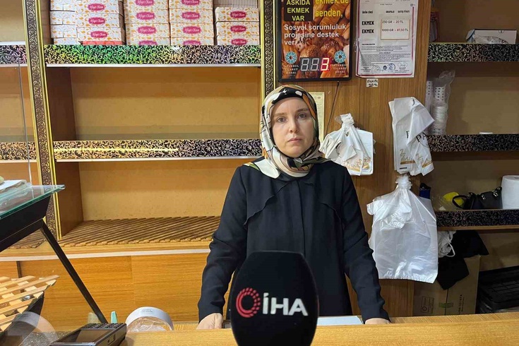 Fırıncı kadın dükkanını hemen boşaltmayı reddetti, saldırıya uğradı! O anlar kamerada