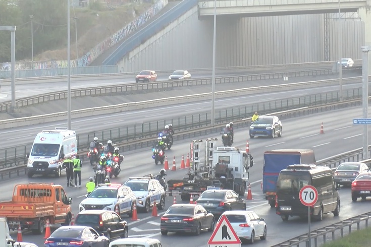 Bisiklet yarışı İstanbul'da yolları kapattı: FSM'nin Ankara yönü araç trafiğine kapalı