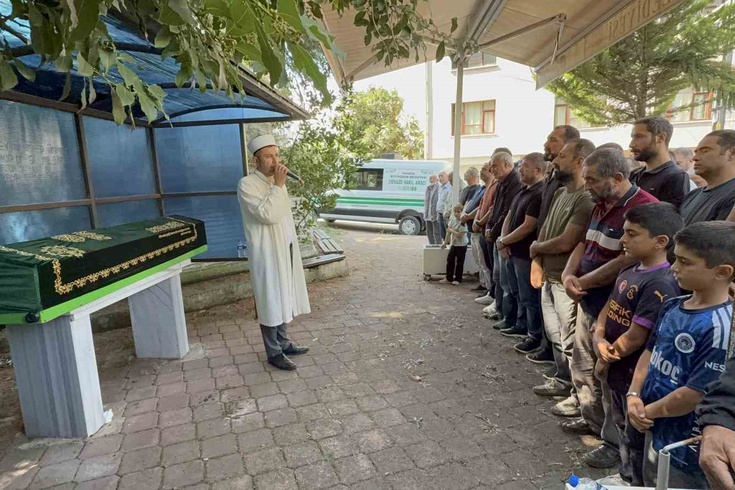 Genç atıcı Burhan Yusuf Çizmecioğlu apartmanın çatısından düşerek hayatını kaybetti