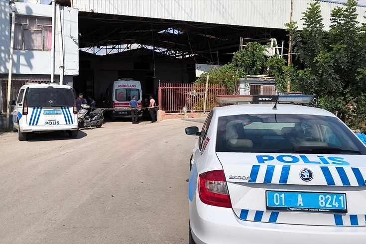 Adana’da iş yeri sahibi tabancayla vurulmuş halde ölü bulundu