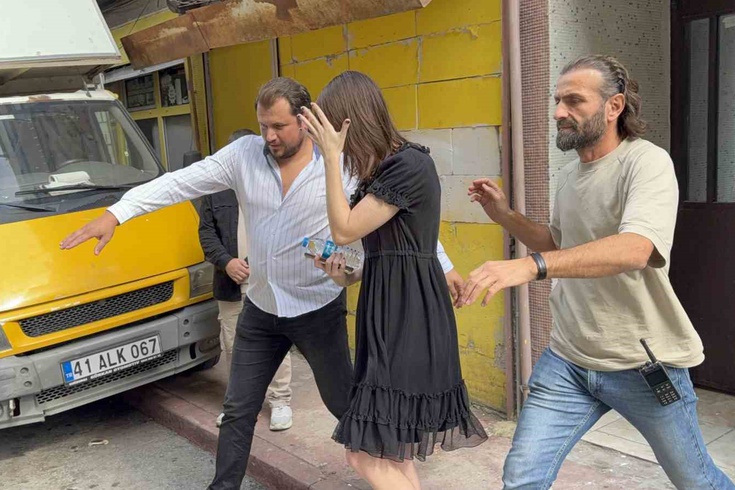 Samsun İlkadım'da intihara kalkışan 22 yaşındaki ABD vatandaşı kadın indirildi