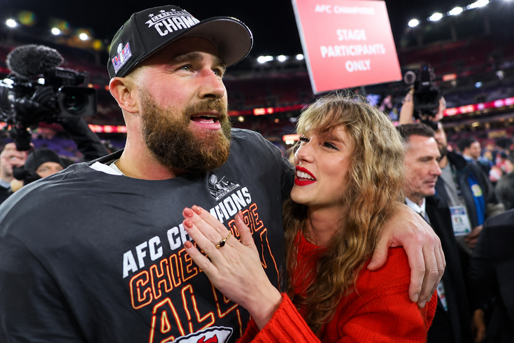 Taylor Swift yüzüğünü gösterip haykırdı: İşte benim kocam