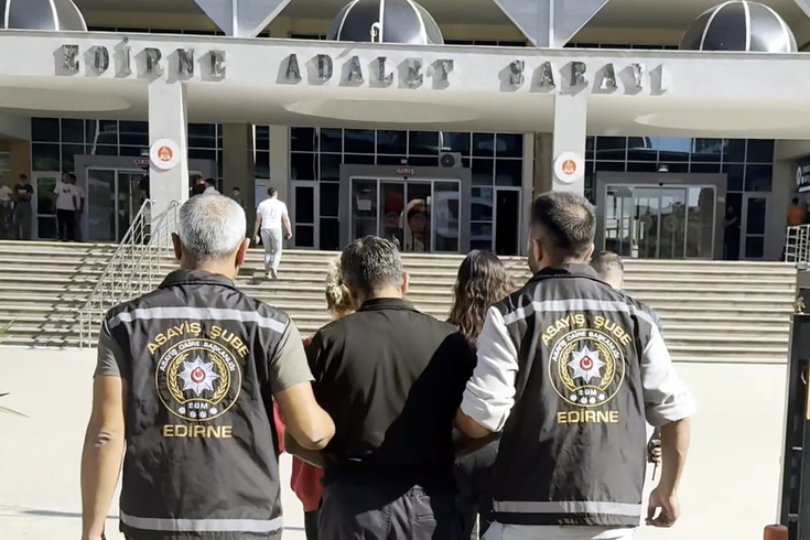 Edirne'de firari anne-oğul yakalandı! İkisinin toplam cezası 31 yıldan fazla