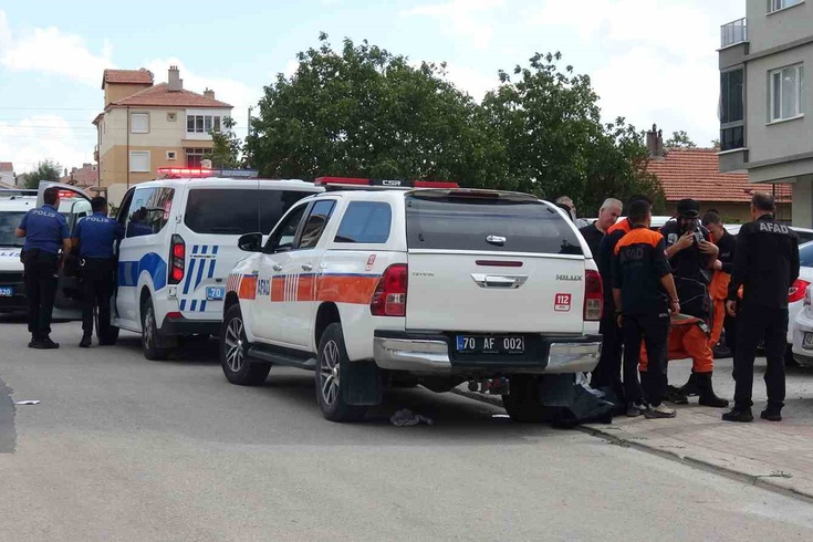 Dairede kimyasal madde kokusu! Karaman'da bir çift hayatını kaybetti, 11 katlı bina tahliye edildi
