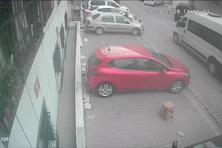 Servis minibüsünün çarptığı Dolunay hayatını kaybetmişti! Kaza anı güvenlik kamerasına yansıdı