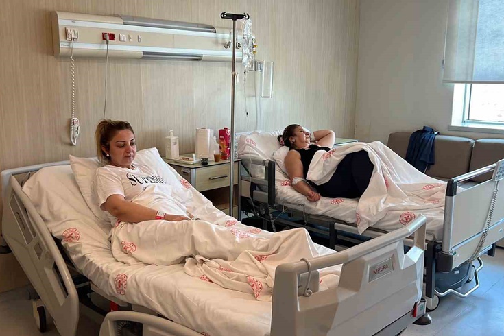 Mersin Tarsus'ta botoks yaptıran 3 kadın Mersin Şehir Hastanesi'nde tedavi altına alındı