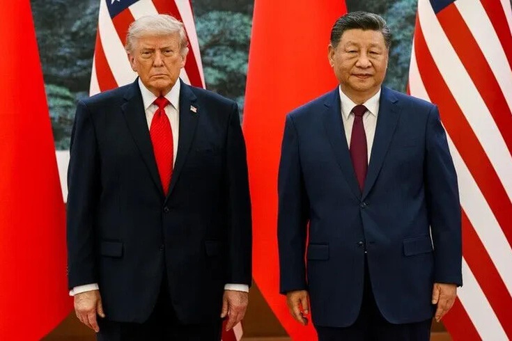 Tarihi ziyaret sürprizle başladı: Trump Şi’ye havalimanında karşıladı