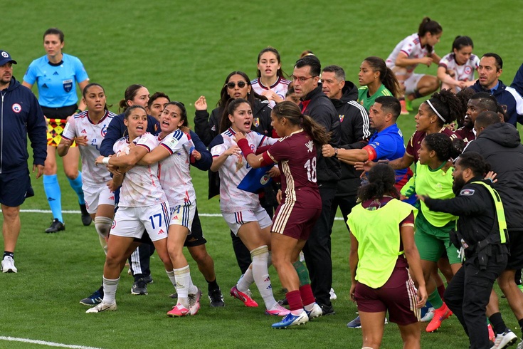 Kadın futbolunda şaşkına çeviren final! Maç bitti, kavga başladı