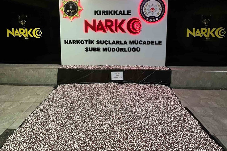 Emniyetten uyuşturucu ağına dev darbe! On binlerce hap ele geçirildi