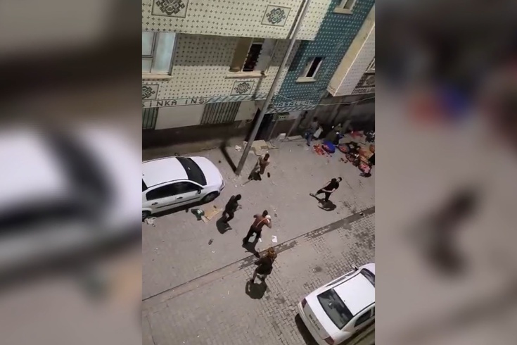 Sokağı savaş alanına çevirdiler: 2 kişi yaralandı