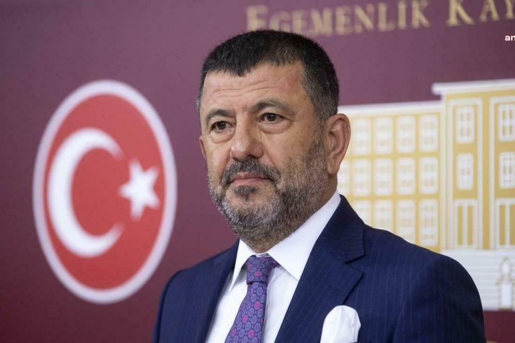 Veli Ağbaba pazarda fenalaşıp yere yığıldı! Yoğun bakıma kaldırıldı