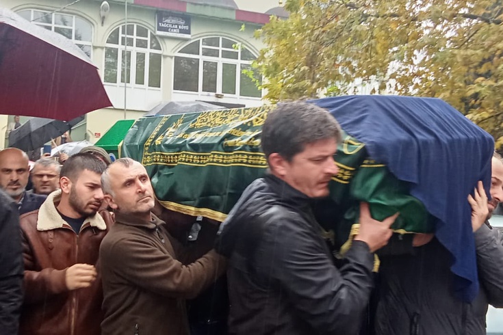 Sakarya'da 23 gündür hastanede tedavi gören 6 çocuk annesi Betül Arık hayatını kaybetti, eşi tutuklu