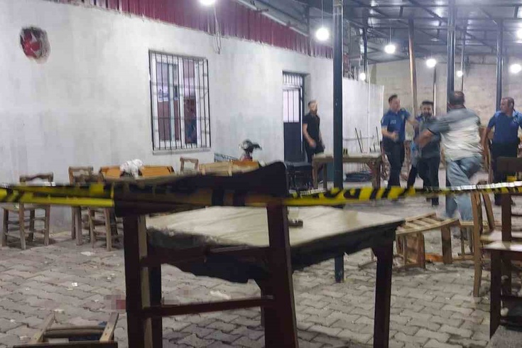 Mersin'de kahvehaneye uzun namlulu silahla saldırı: 1 ölü, 4 yaralı