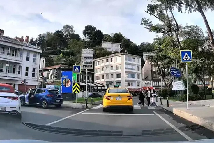 Sarıyer'de yayaların üzerine süren taksi şoförüne 6 bin 662 lira ceza kesildi