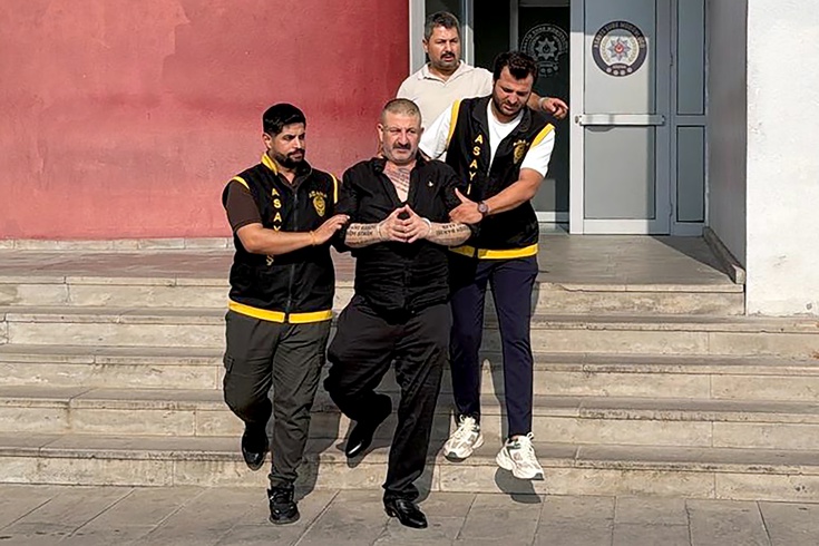 Cinayetten aranıyordu, fenomen olmaya çalışırken yakalandı