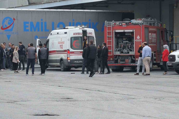 Market deposunda feci kaza! İki TIR'ın arasında sıkışıp can verdi