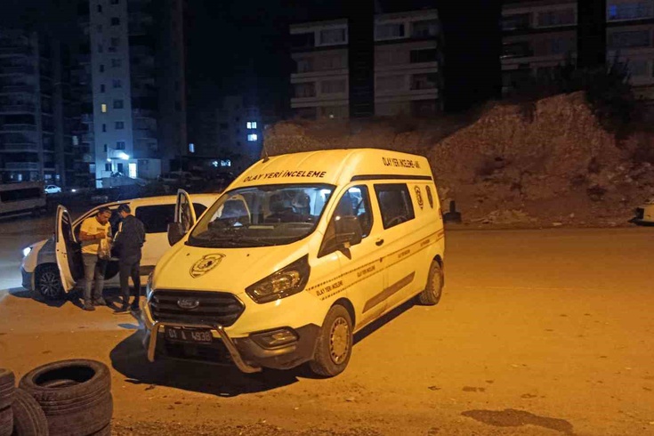 Sevgilisinin eski eşi eve gelince panikledi! 3'üncü kattan düşerek öldü