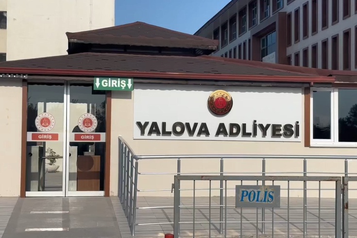 Yalova Adliyesi'nde zimmet iddiasıyla müdür dahil 2 personel tutuklandı