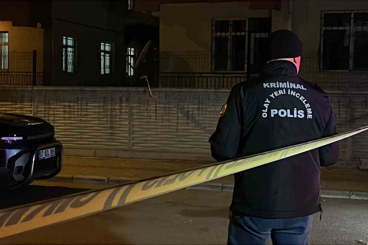 Konya'da kızının yanındaki kadın, ayrı yaşadığı eşinin kurşunlarıyla ağır yaralandı