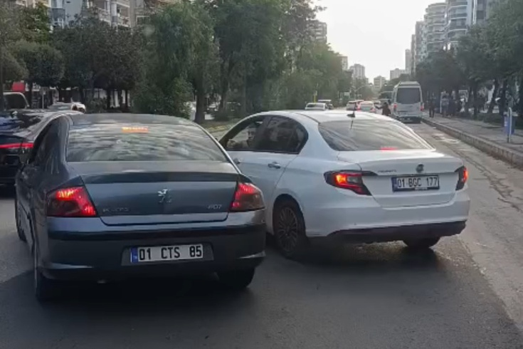 Turgut Özal Bulvarı'nda yol verme tartışması: 180 bin liralık ceza sürücüleri araçta tuttu