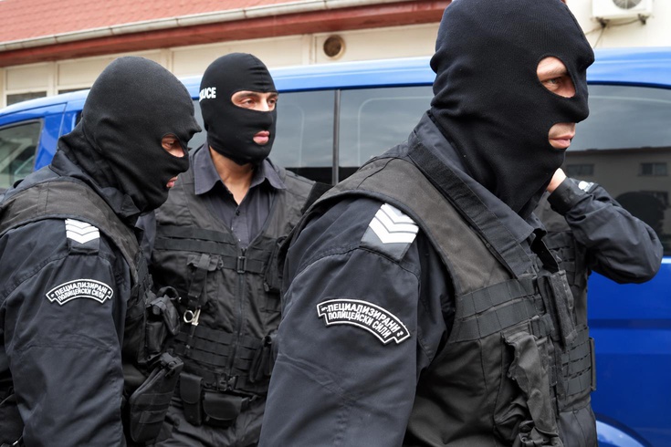 Komşuda bomba alarmı! İhbarlar peş peşe geldi