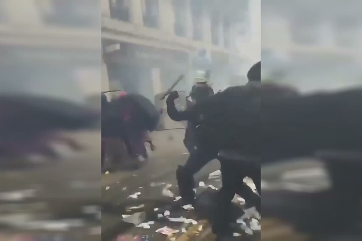 Fransa'da öğrenci eyleminde korkunç olay! Müdahale sırasında bomba patladı, 15 yaşındaki çocuk elini kaybetti