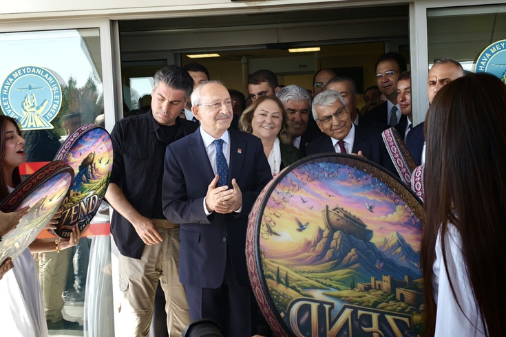 CHP Genel Başkanı Kılıçdaroğlu'na Şırnak'ta türkülü karşılama