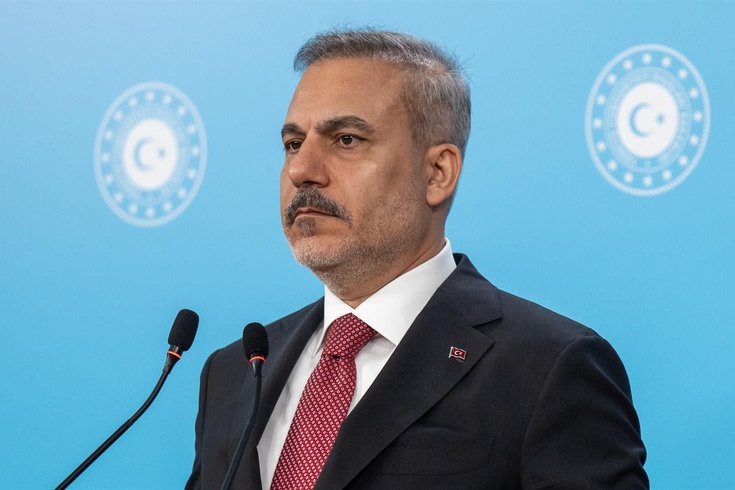 Azerbaycan'da tarihi protesto! Herzog kürsüye çıktı, Fidan dahil tüm salon çıktı