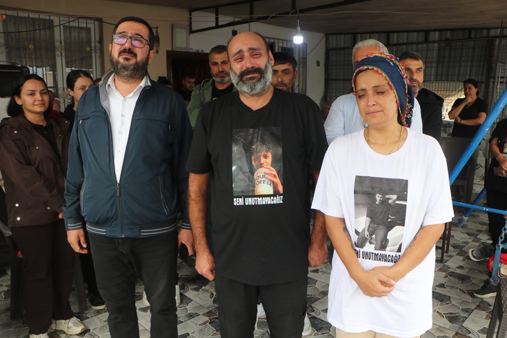 Ters yönden gelip 2 genci öldüren sürücüye tahliye! Oğlunu kendisi yıkayan babadan adalet çağrısı