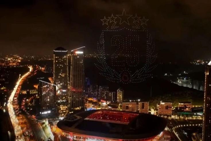Galatasaray’dan görülmemiş drone şovu 5 yıldızı 5 farklı yerden getirdiler