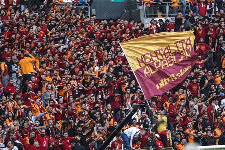 Galatasaray’da bir dönem sona erdi 601 maçta forma giyen Göksenin Köksal’a veda