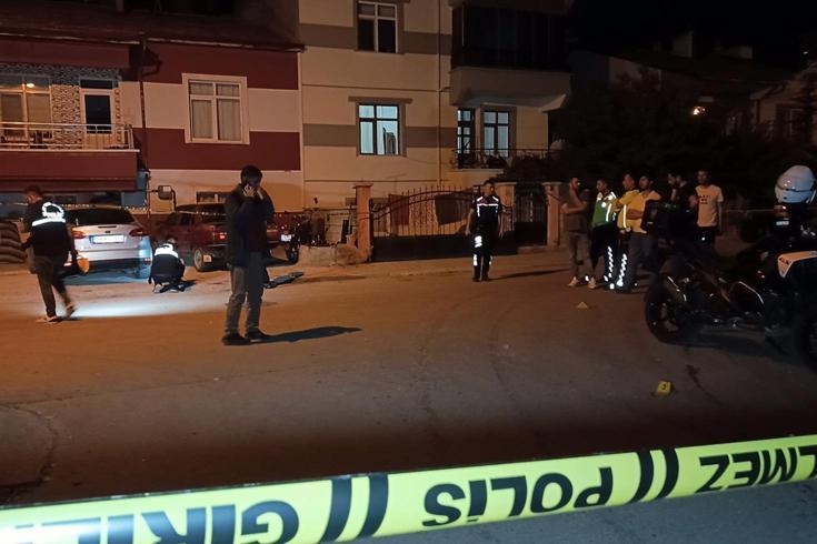 Kız arkadaşının babasını ve ağabeyini pompalı tüfekle vurdu