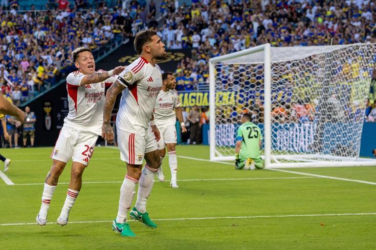 4 saat 15 dakika süren karşılaşmada Benfica, Auckland’a gol oldu yağdı