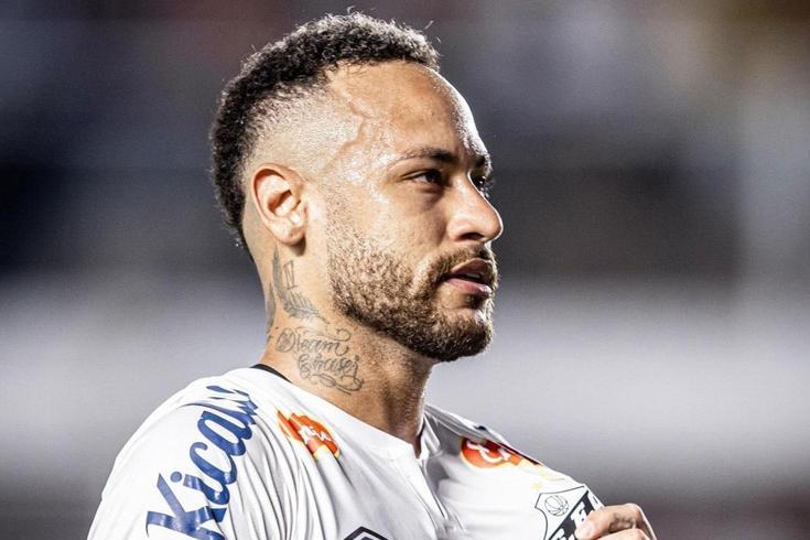 Fenerbahçe ile anılan Neymar imzayı attı