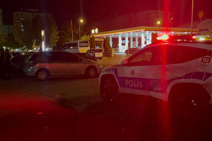 Biri 16 diğeri 17 yaşında Kızlar arasındaki kavga kanlı bitti