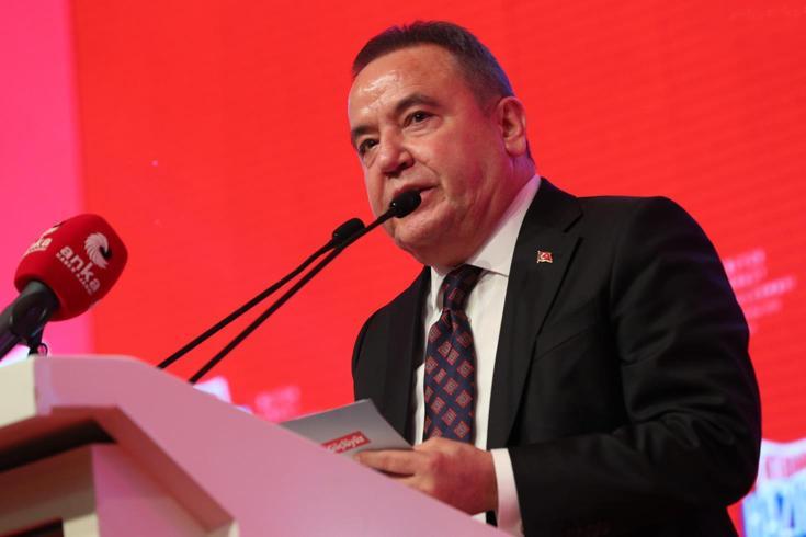 Muhittin Böcek: Bir tane ev için kimseye minnet edecek durumda değilim