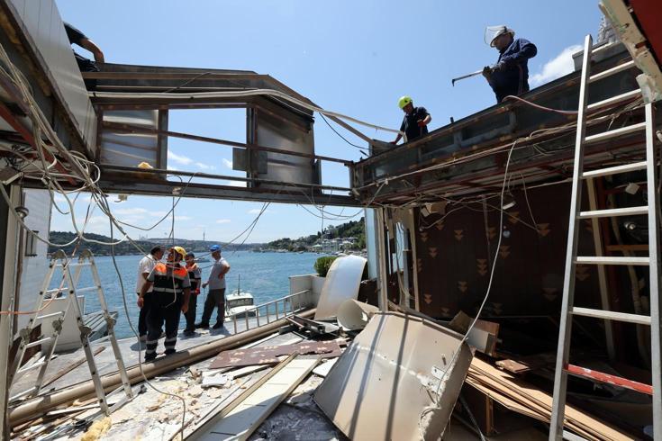 İstanbul Boğazı’ndaki kaçak yapılar yıkılmaya başlandı