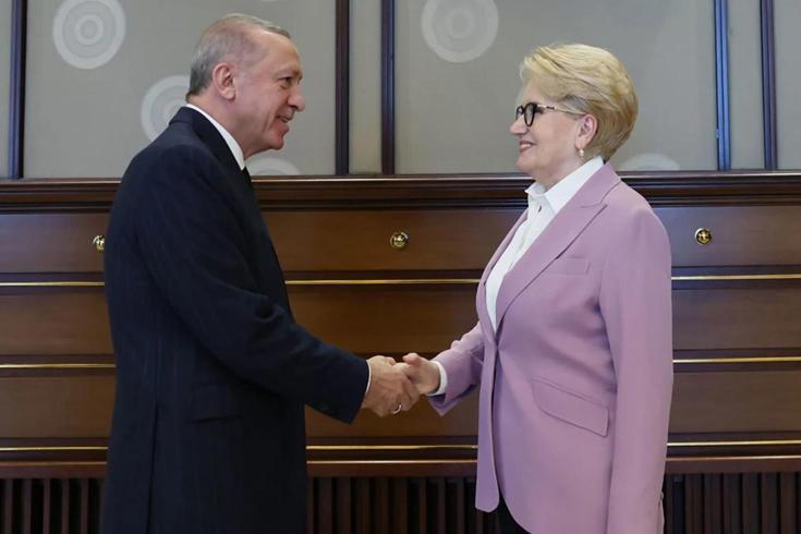 Meral Akşener’in sarı saçlı halini unutun Yine imaj değiştirdi