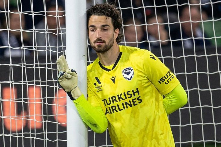 Bu görüntüden birkaç saniye sonra olanlar inanılmaz Martılar sahayı istila etti