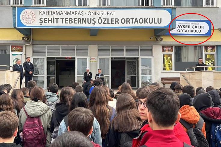 Saldırı yapılan okulun tabelası asıldı, ilk törende gözyaşları sel oldu