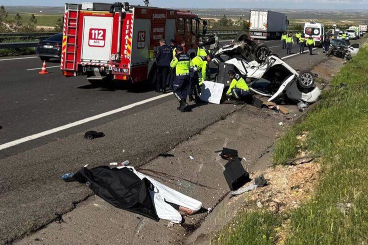 Şanlıurfa’da zincirleme kaza: 3 ölü, 5 yaralı